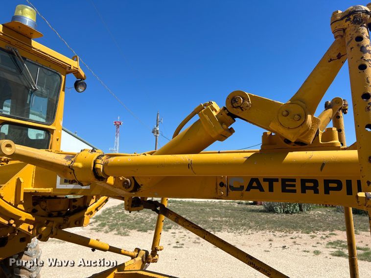 image for item DR5746 1973 Caterpillar 12F  rigid frame motor grader