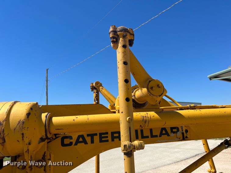 image for item DR5746 1973 Caterpillar 12F  rigid frame motor grader