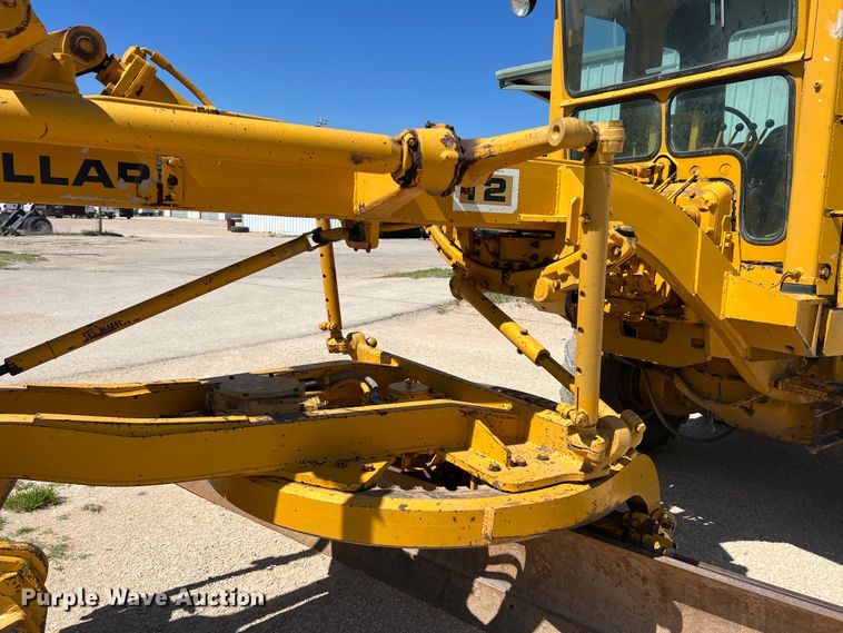 image for item DR5746 1973 Caterpillar 12F  rigid frame motor grader