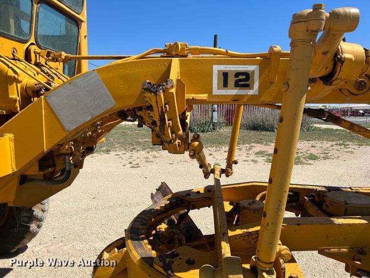 image for item DR5746 1973 Caterpillar 12F  rigid frame motor grader