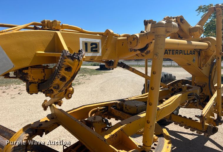 image for item DR5746 1973 Caterpillar 12F  rigid frame motor grader