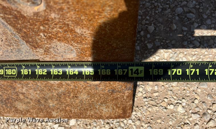 image for item DR5746 1973 Caterpillar 12F  rigid frame motor grader