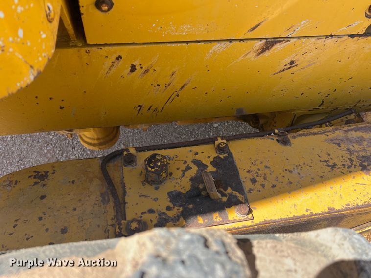 image for item DR5746 1973 Caterpillar 12F  rigid frame motor grader