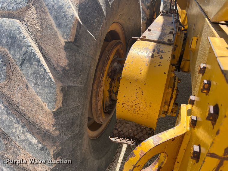 image for item DR5746 1973 Caterpillar 12F  rigid frame motor grader