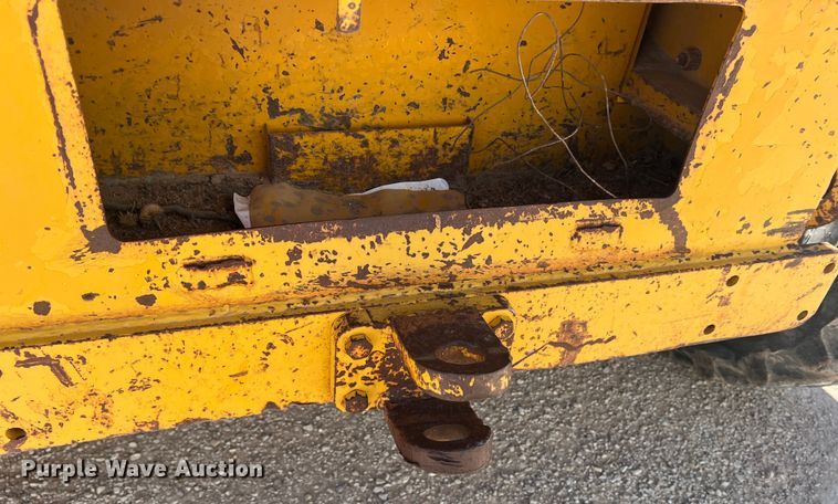 image for item DR5746 1973 Caterpillar 12F  rigid frame motor grader