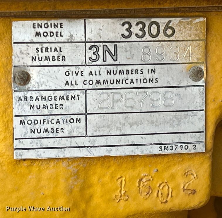 image for item DR5746 1973 Caterpillar 12F  rigid frame motor grader