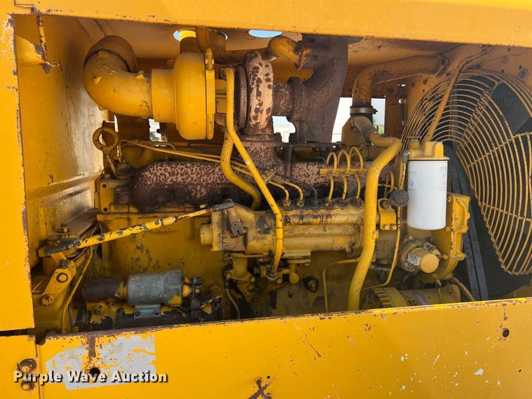 image for item DR5746 1973 Caterpillar 12F  rigid frame motor grader
