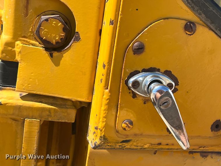 image for item DR5746 1973 Caterpillar 12F  rigid frame motor grader