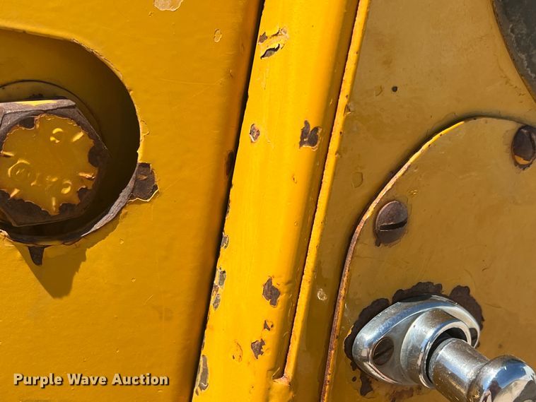 image for item DR5746 1973 Caterpillar 12F  rigid frame motor grader