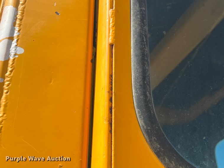 image for item DR5746 1973 Caterpillar 12F  rigid frame motor grader