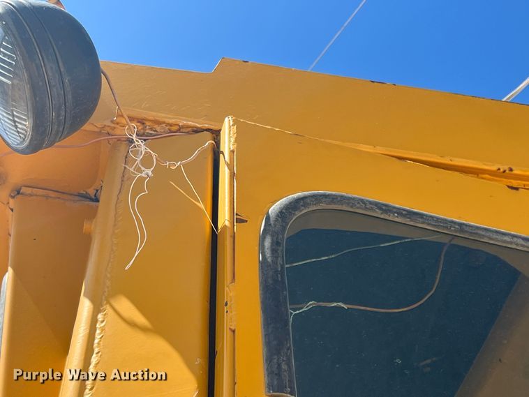 image for item DR5746 1973 Caterpillar 12F  rigid frame motor grader