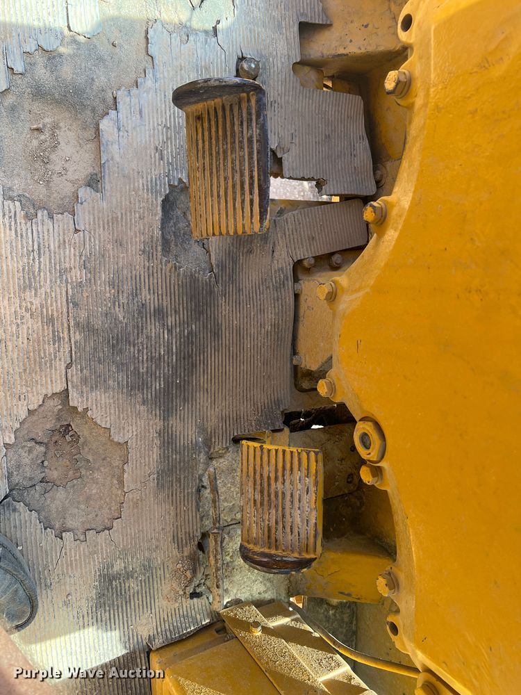 image for item DR5746 1973 Caterpillar 12F  rigid frame motor grader