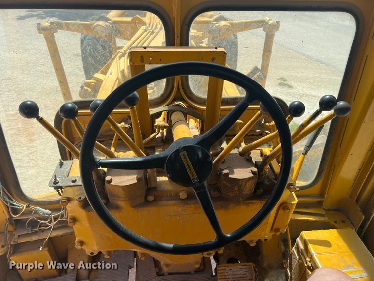image for item DR5746 1973 Caterpillar 12F  rigid frame motor grader