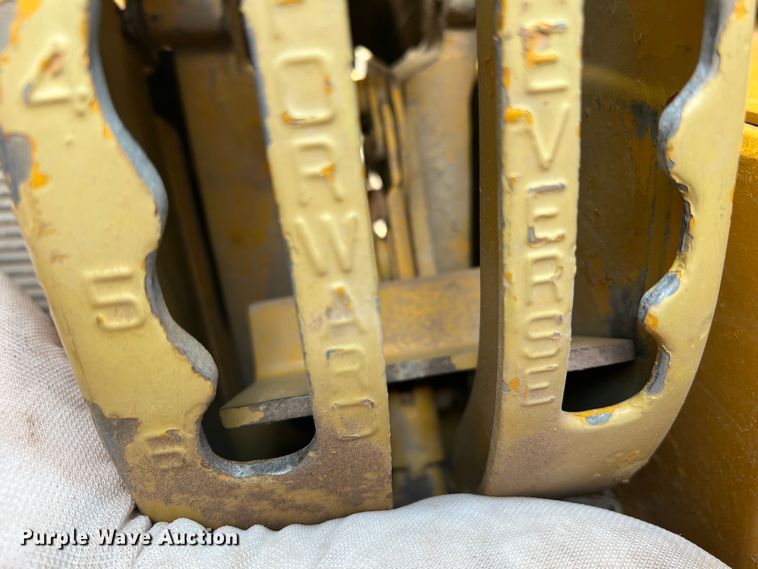 image for item DR5746 1973 Caterpillar 12F  rigid frame motor grader