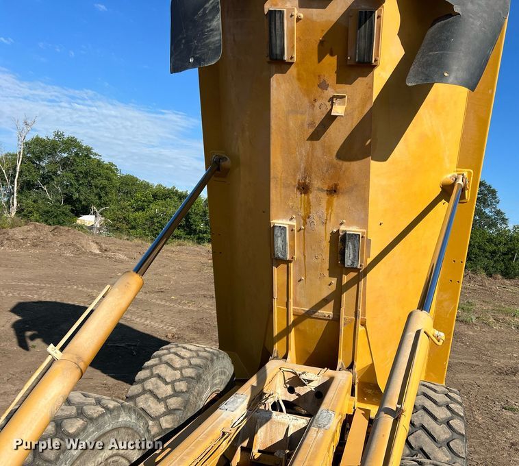 image for item DR5753 2002 Caterpillar 730  haul truck