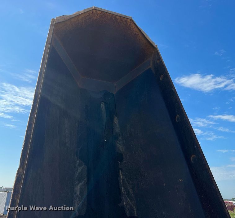 image for item DR5753 2002 Caterpillar 730  haul truck