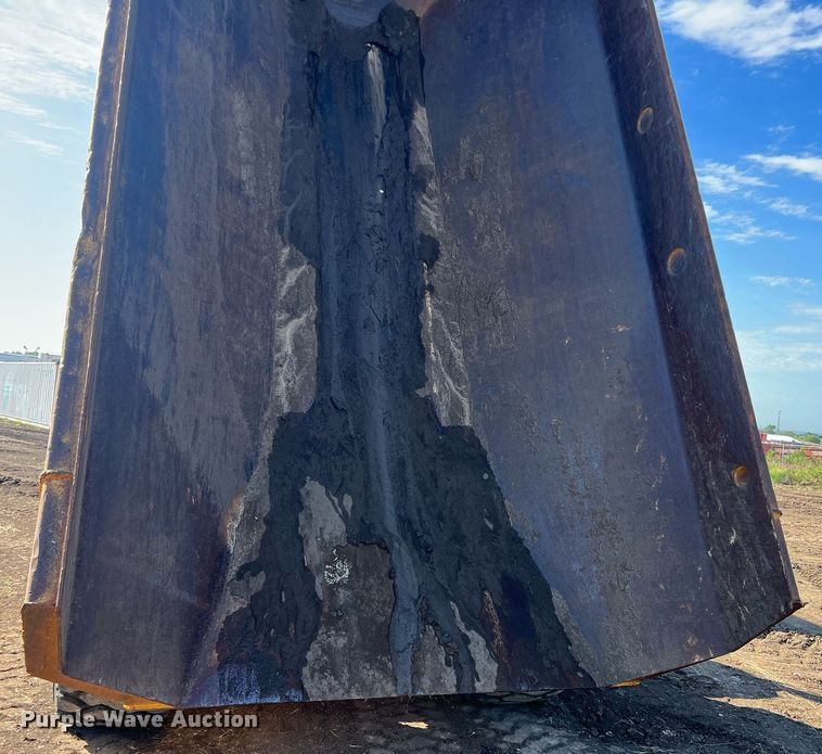 image for item DR5753 2002 Caterpillar 730  haul truck