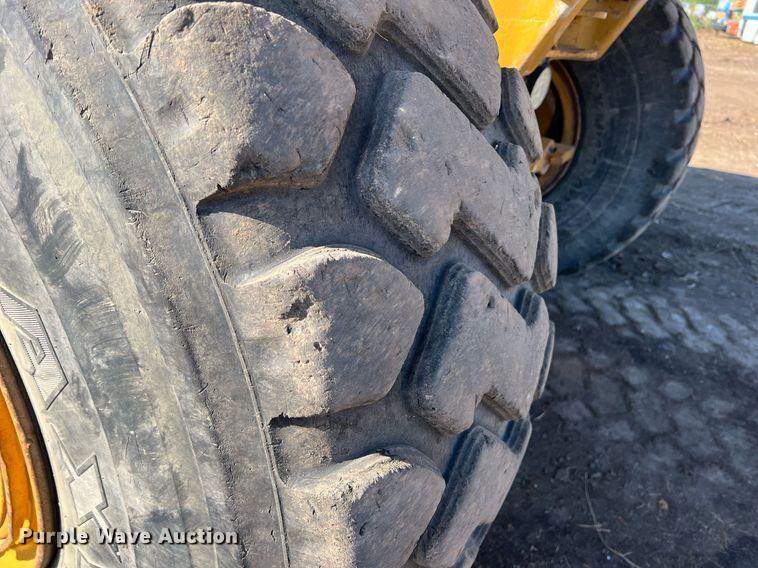 image for item DR5753 2002 Caterpillar 730  haul truck