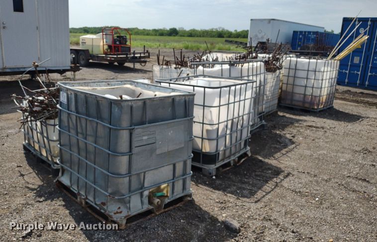 image for item DS6424 (10) totes of stakes