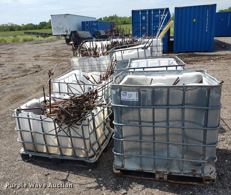 image for item DS6424 (10) totes of stakes