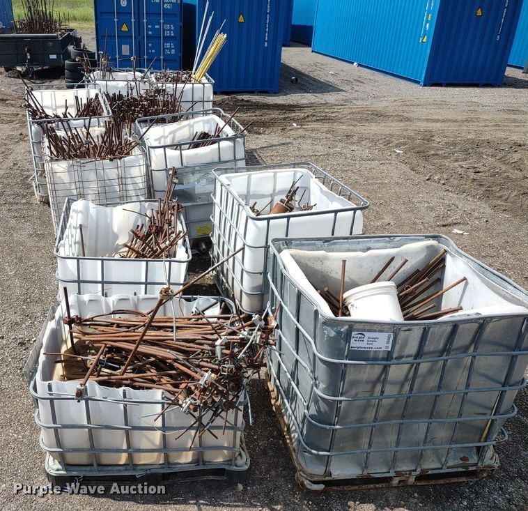 image for item DS6424 (10) totes of stakes