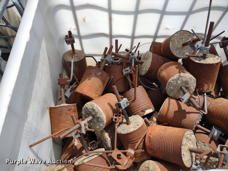 image for item DS6424 (10) totes of stakes