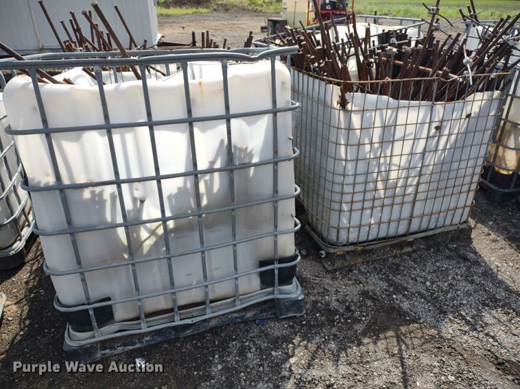 image for item DS6424 (10) totes of stakes