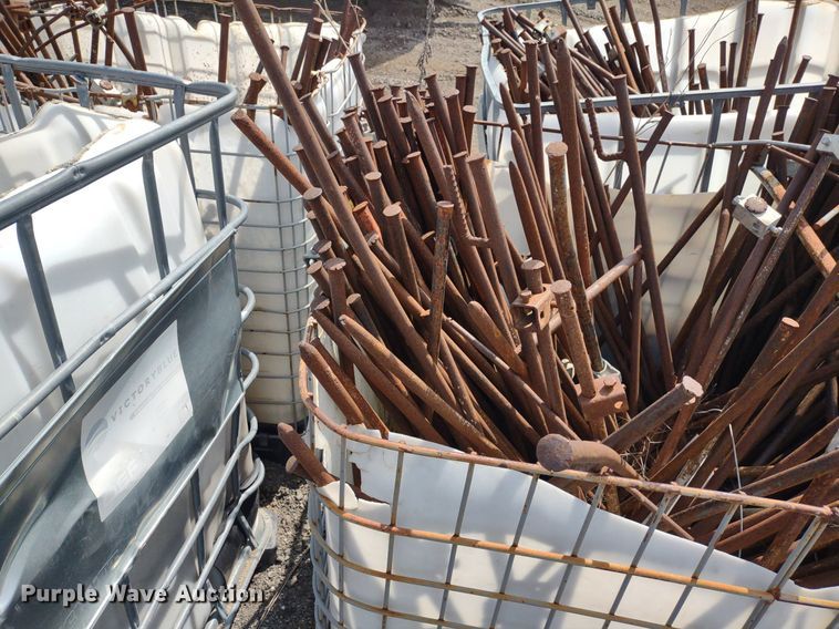 image for item DS6424 (10) totes of stakes