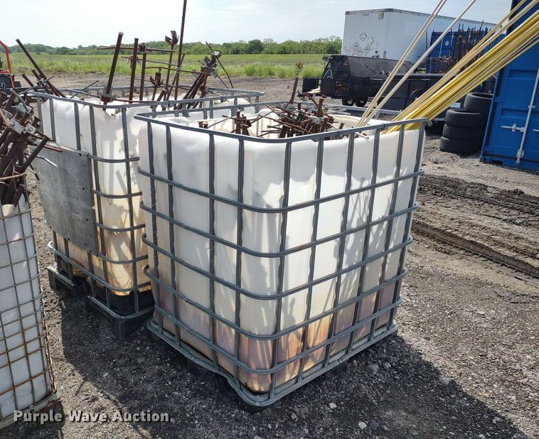 image for item DS6424 (10) totes of stakes