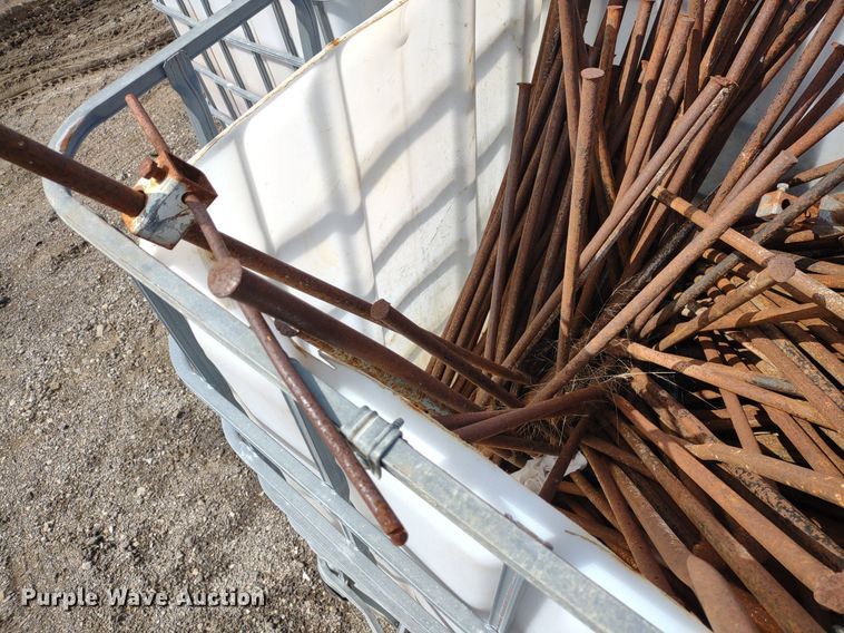 image for item DS6424 (10) totes of stakes