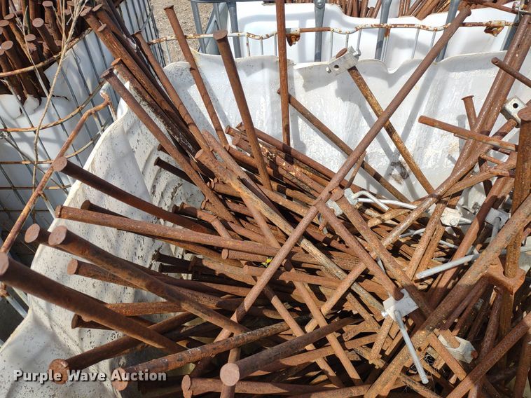 image for item DS6424 (10) totes of stakes