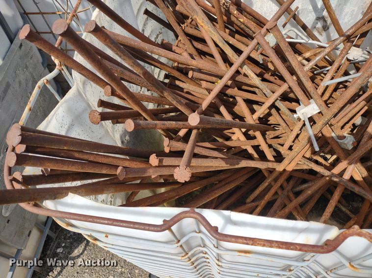 image for item DS6424 (10) totes of stakes