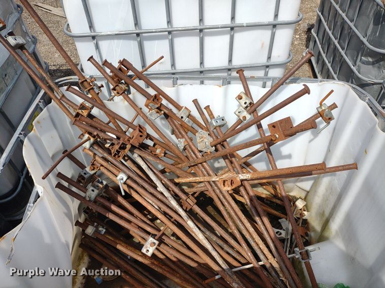 image for item DS6424 (10) totes of stakes