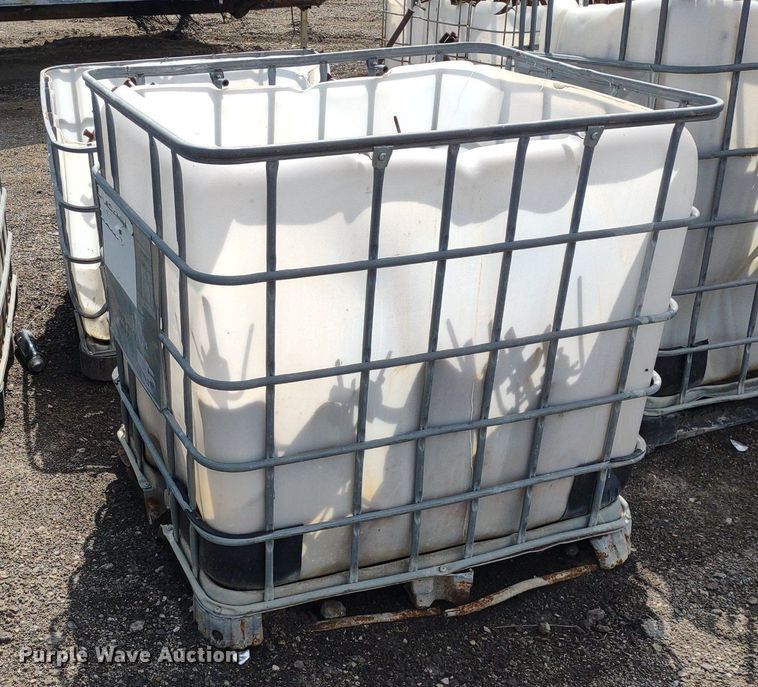 image for item DS6424 (10) totes of stakes