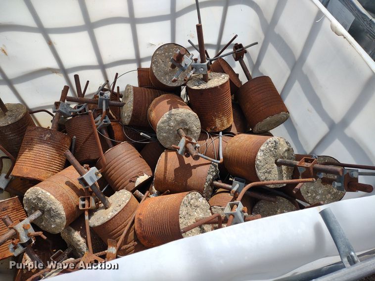 image for item DS6424 (10) totes of stakes