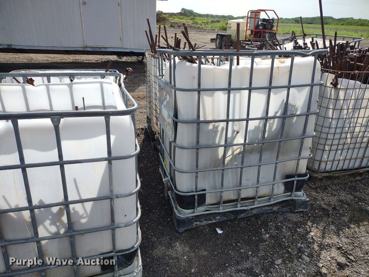 image for item DS6424 (10) totes of stakes