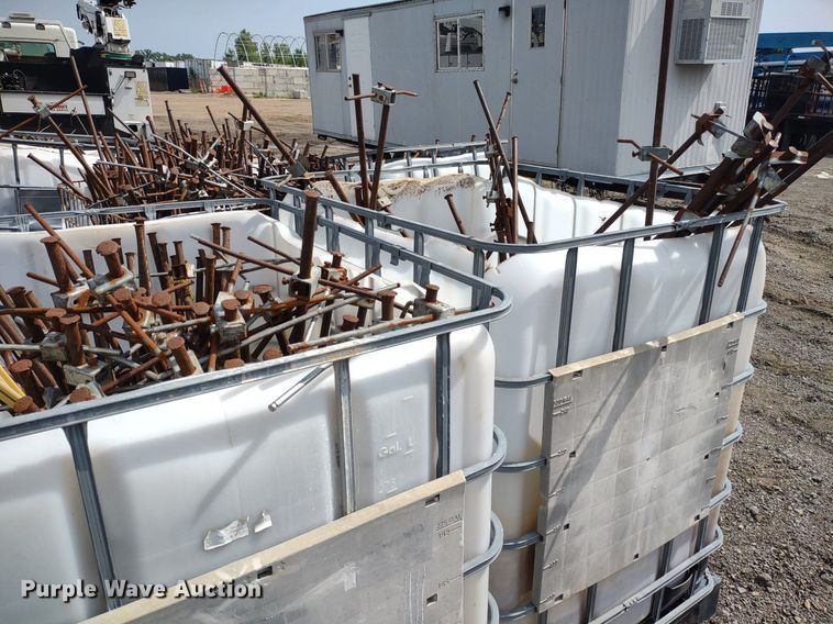 image for item DS6424 (10) totes of stakes