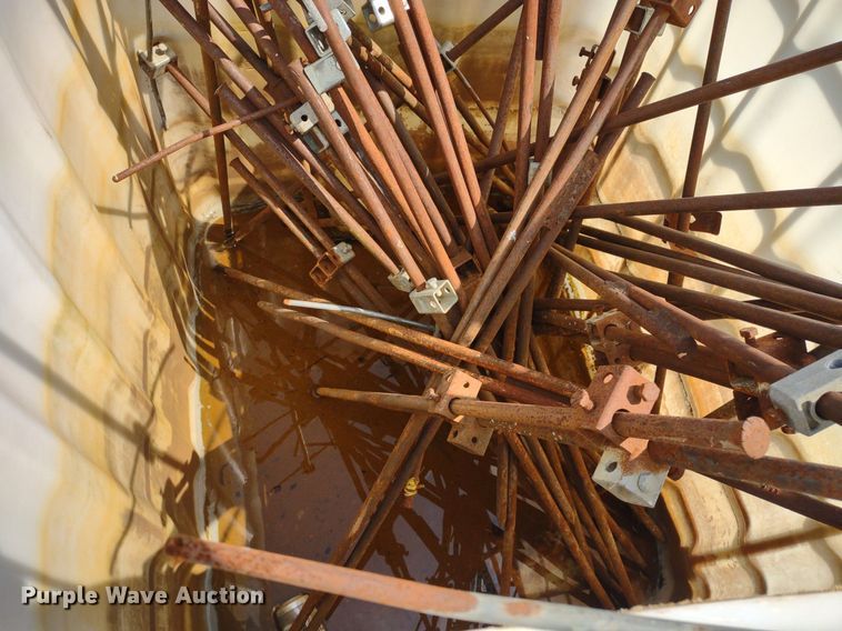 image for item DS6424 (10) totes of stakes