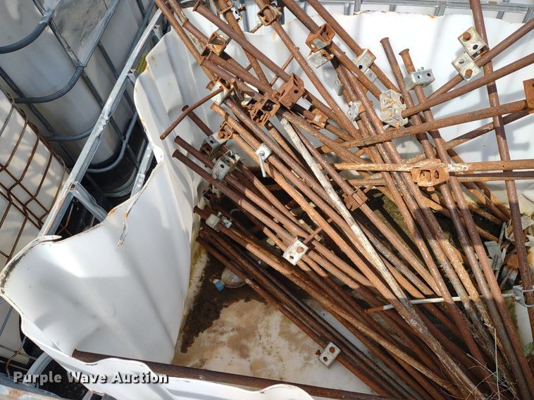 image for item DS6424 (10) totes of stakes