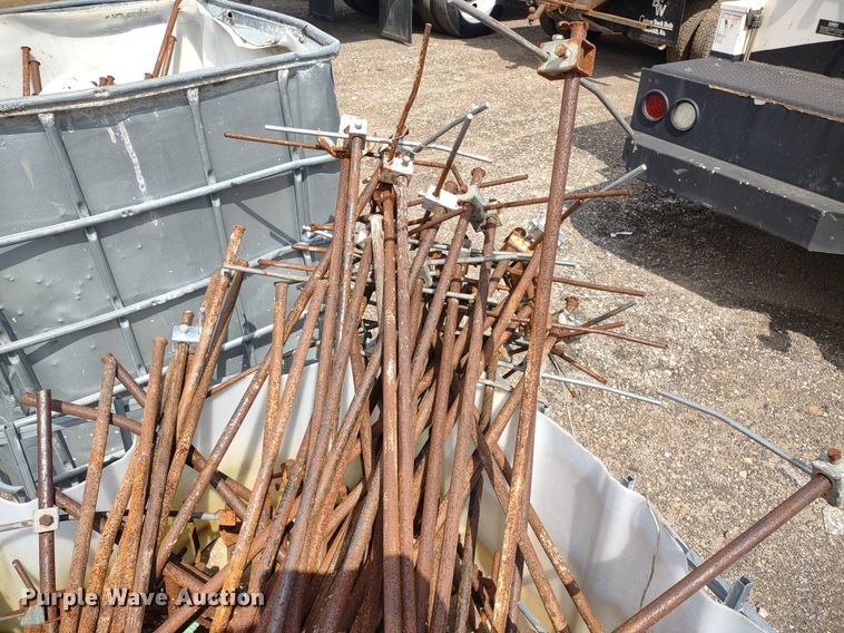 image for item DS6424 (10) totes of stakes