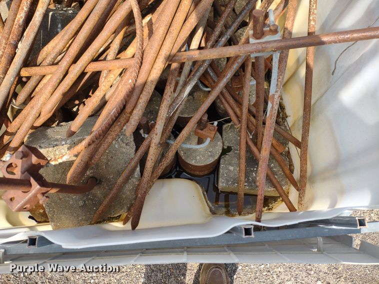 image for item DS6424 (10) totes of stakes