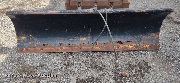 image for item DS6435 Black Fox  7' 6" W skid steer snow plow