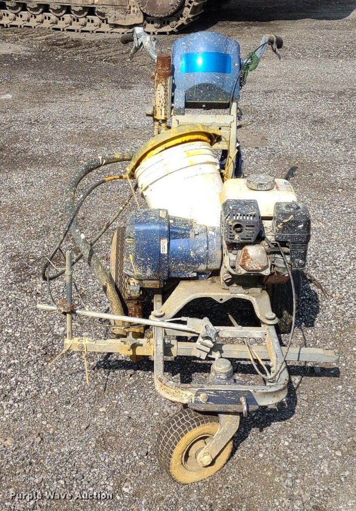 image for item DS6437 Graco 5900  paint striper