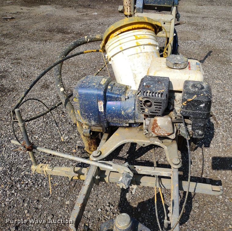 image for item DS6437 Graco 5900  paint striper