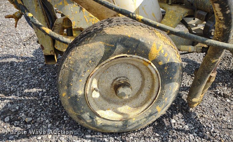 image for item DS6437 Graco 5900  paint striper