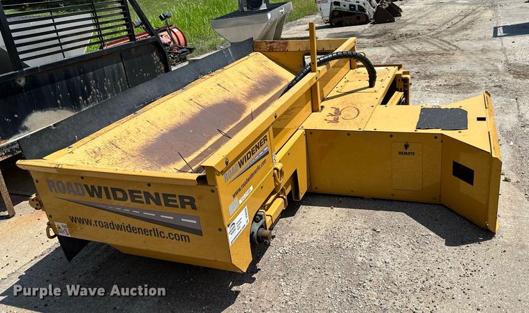 image for item DS6456 The Road Widener FH-R  skid steer road widener