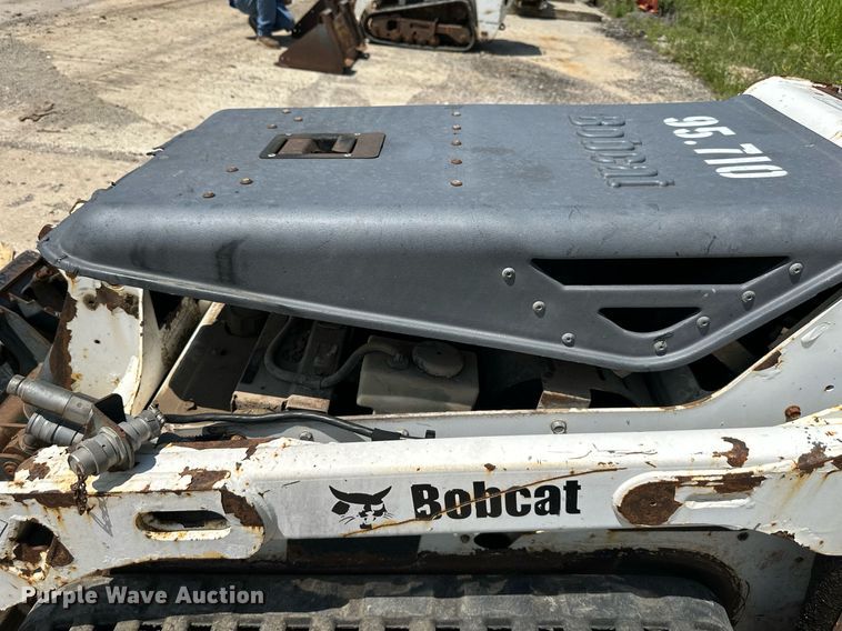 image for item DS6458 2005 Bobcat MT52  compact utility loader