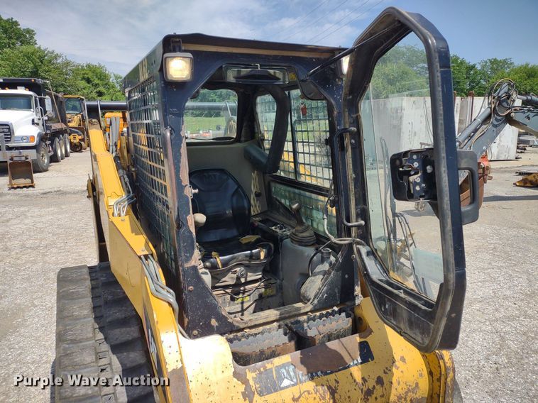 image for item DS6462 2011 Caterpillar 259B3  tracked skid steer loader