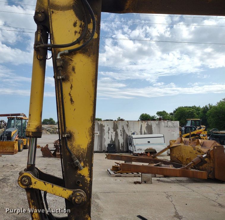 image for item DS6464 2011 Komatsu PC450LC-8  excavator