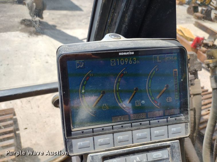 image for item DS6464 2011 Komatsu PC450LC-8  excavator